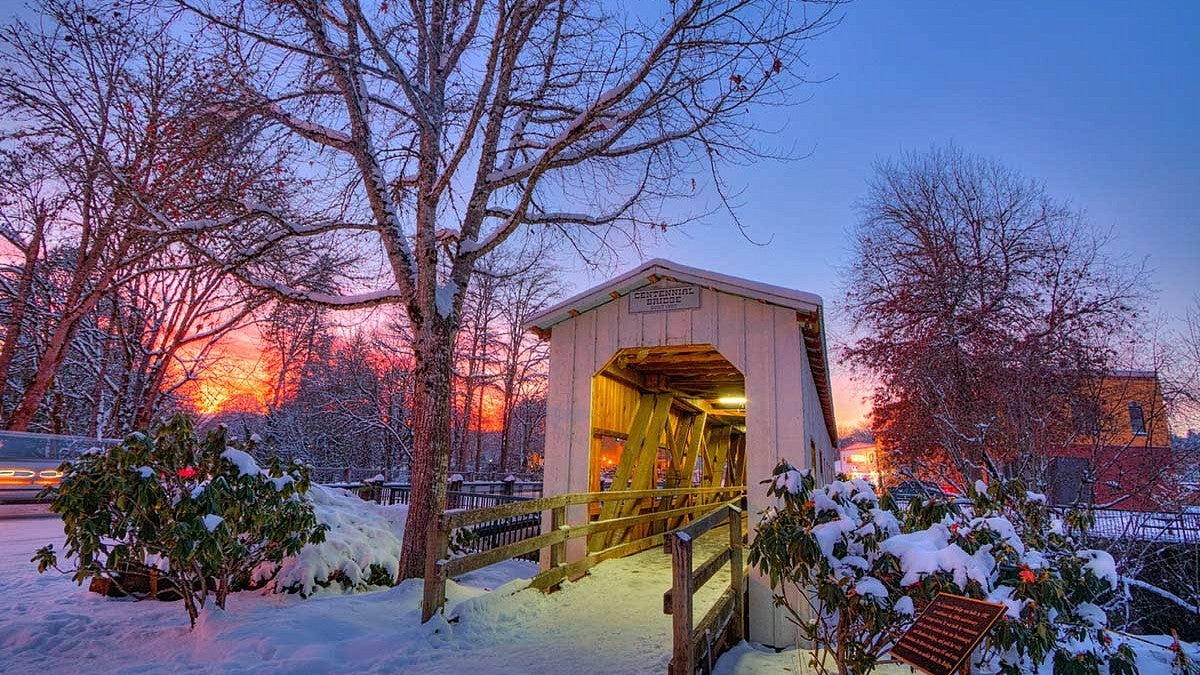 photo of a Cottage Grove covered bridge in the snow