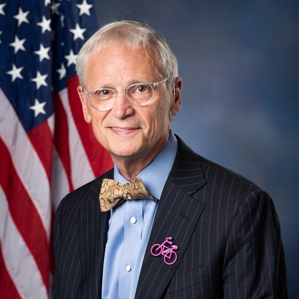 Photograph of Earl Blumenauer. 